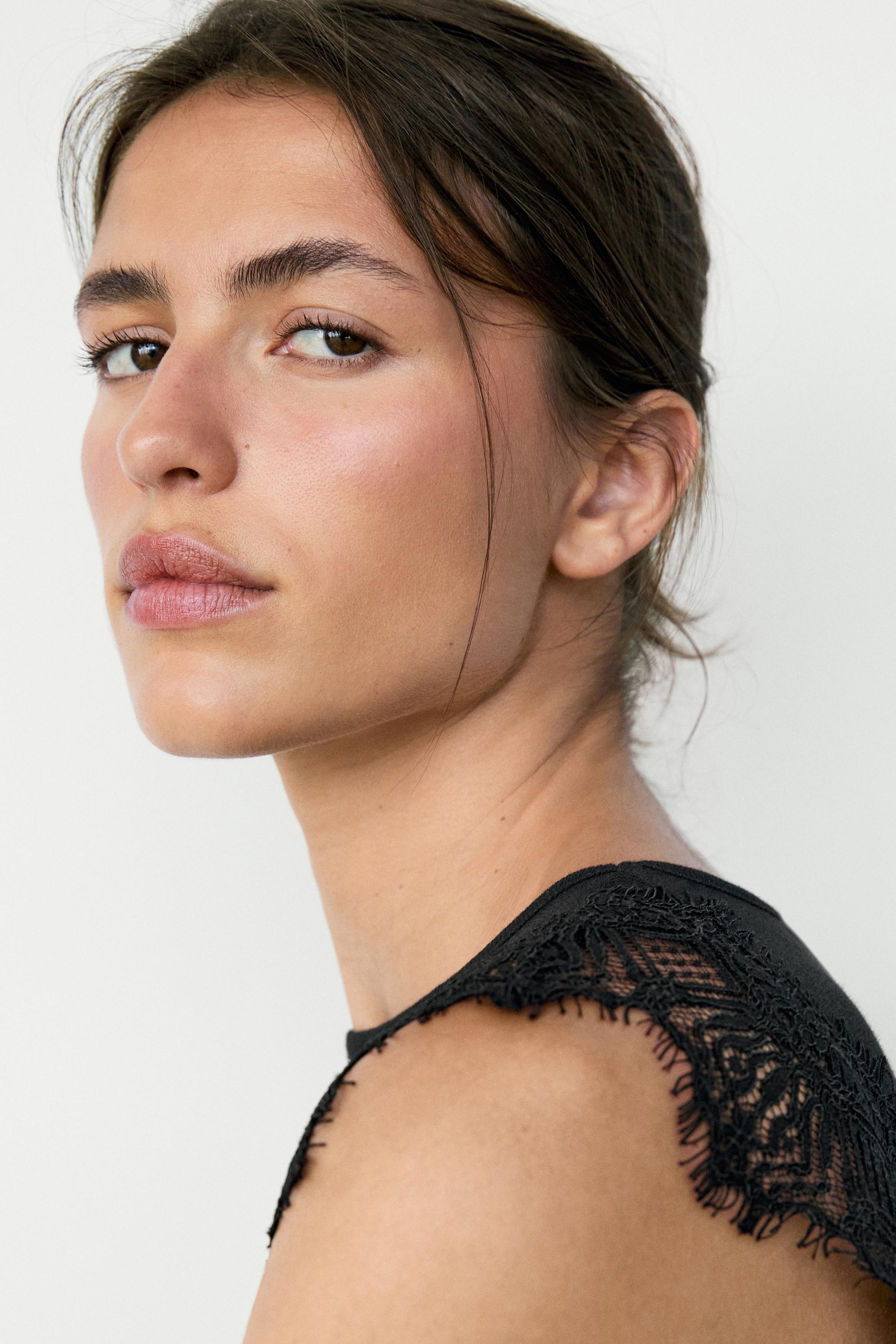 Sleeveless top with lace detail